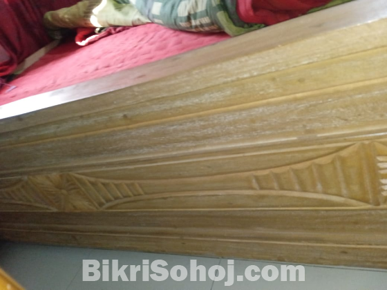 6/7 feet Akasmoni wood bed.Semi box